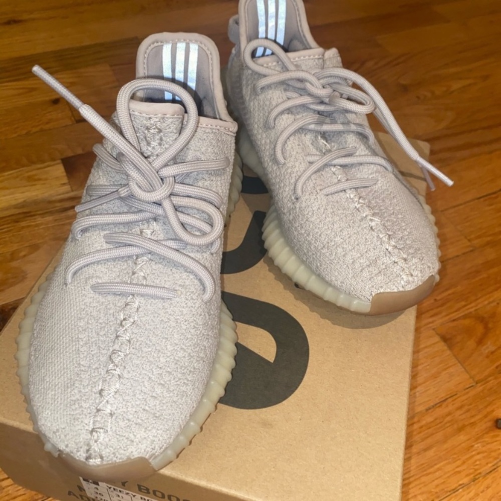 Yeezy sesames great condition